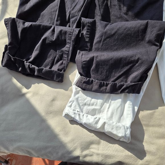 Calvin Klein Jeans 2 Pairs of Capri Pants Womens 10 Tab Hem Casual Button - Picture 12 of 12